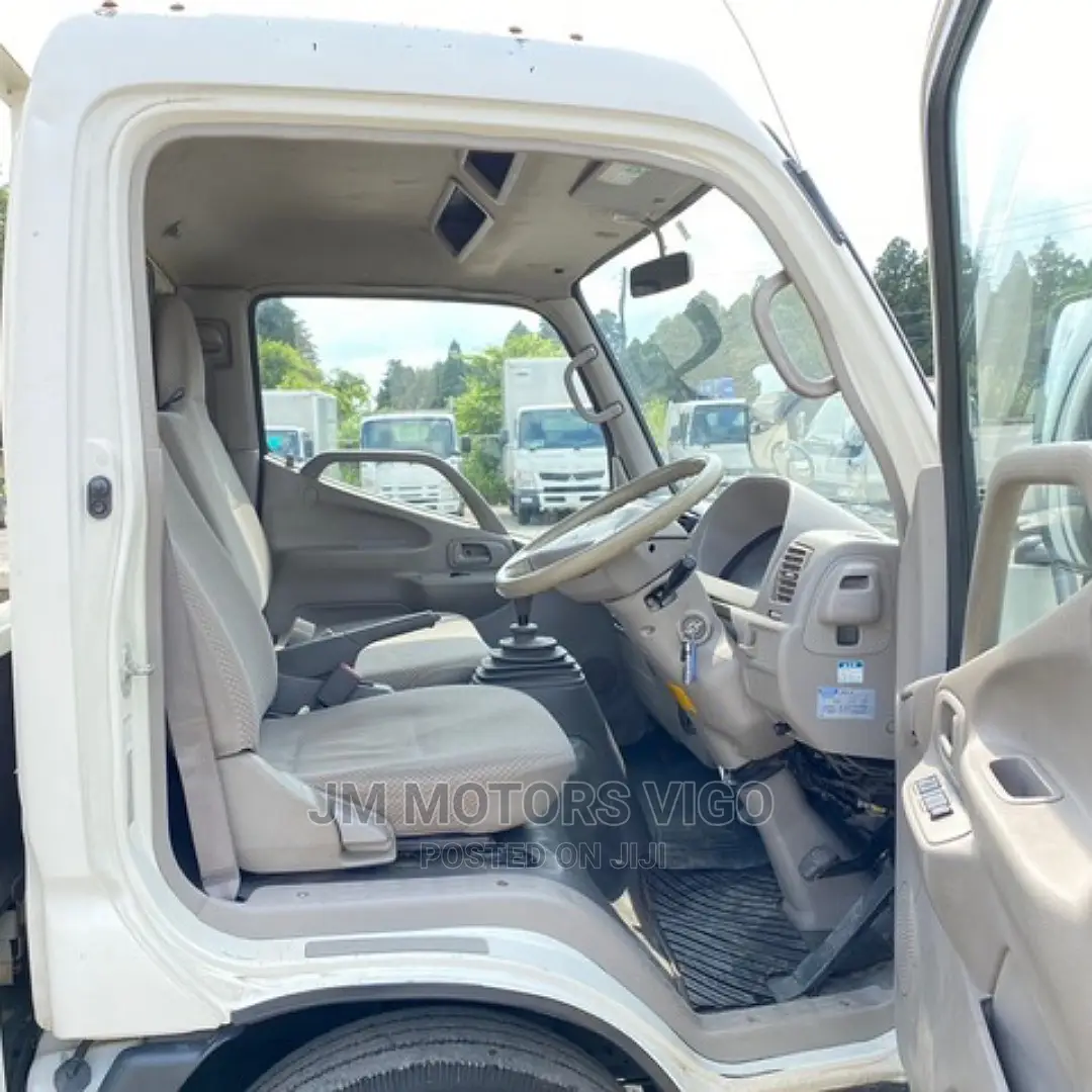 Toyota Dyna Flat Body