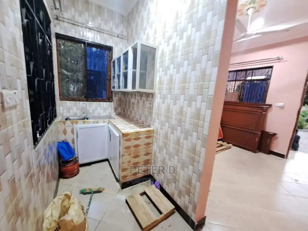 1bdrm Apartment in Kimara for rent