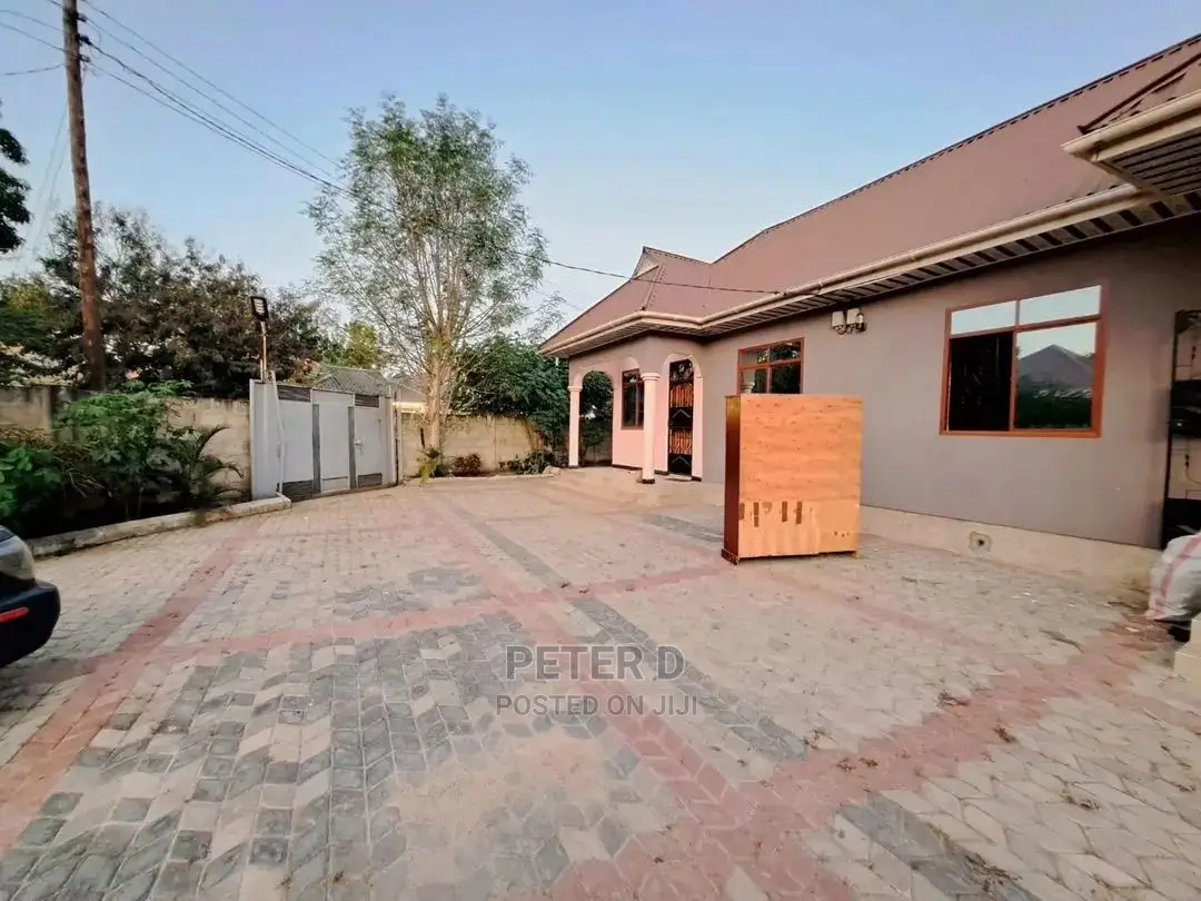 1bdrm Apartment in Kimara for rent