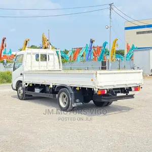 Toyota Dyna Flat Body