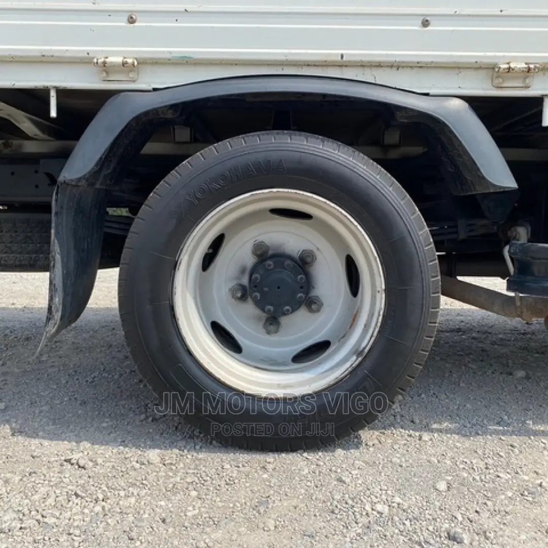 Toyota Dyna Flat Body