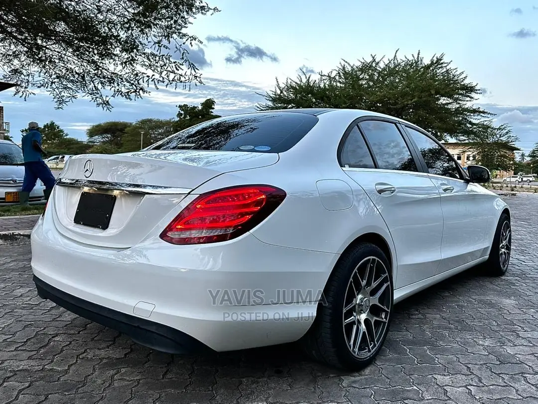 Mercedes-Benz C-Class 2014 White