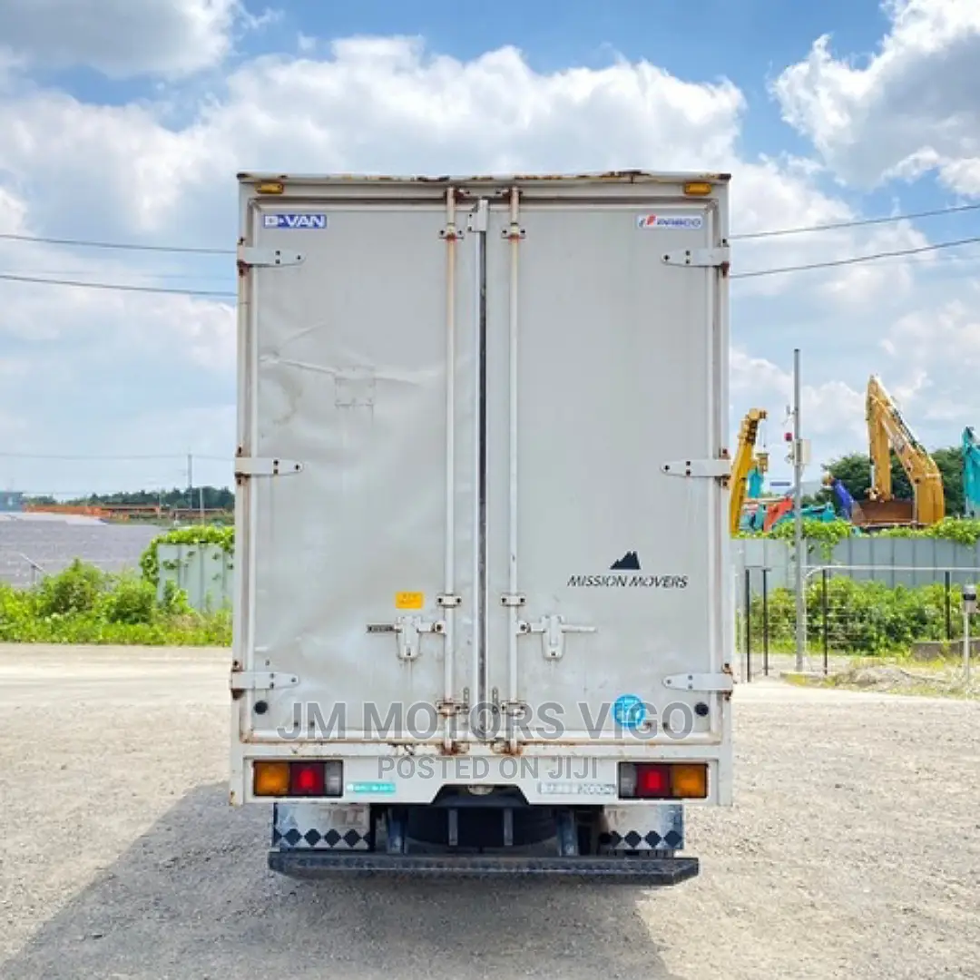 Mitsubishi Canter Box Body