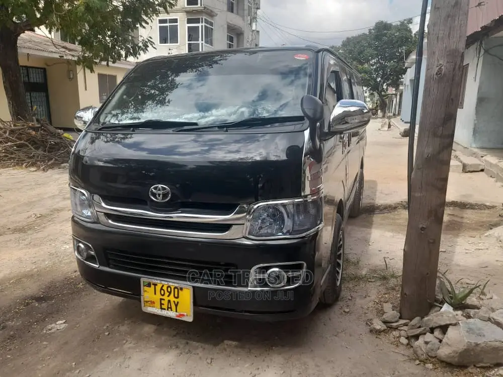 Toyota HiAce 2010 Black