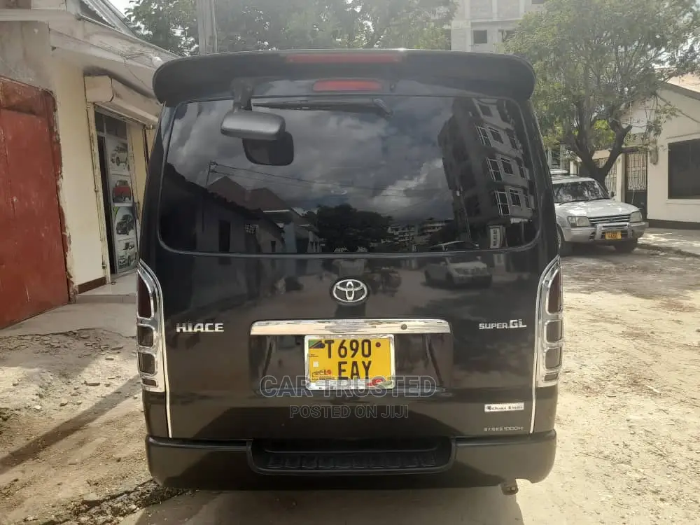 Toyota HiAce 2010 Black