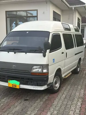 Toyota HiAce 2002 White