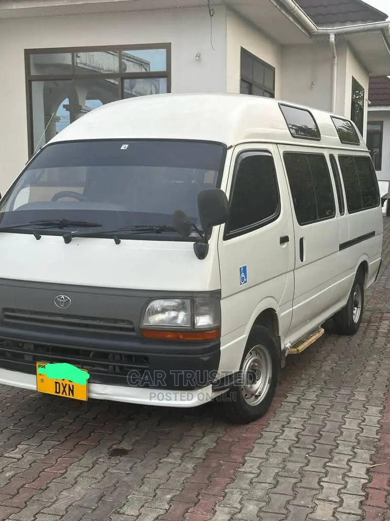 Toyota HiAce 2002 White