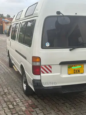 Toyota HiAce 2002 White