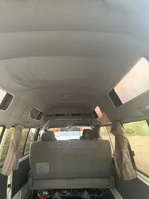 Toyota HiAce 2002 White