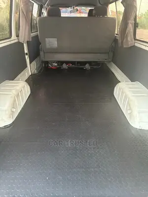 Toyota HiAce 2002 White