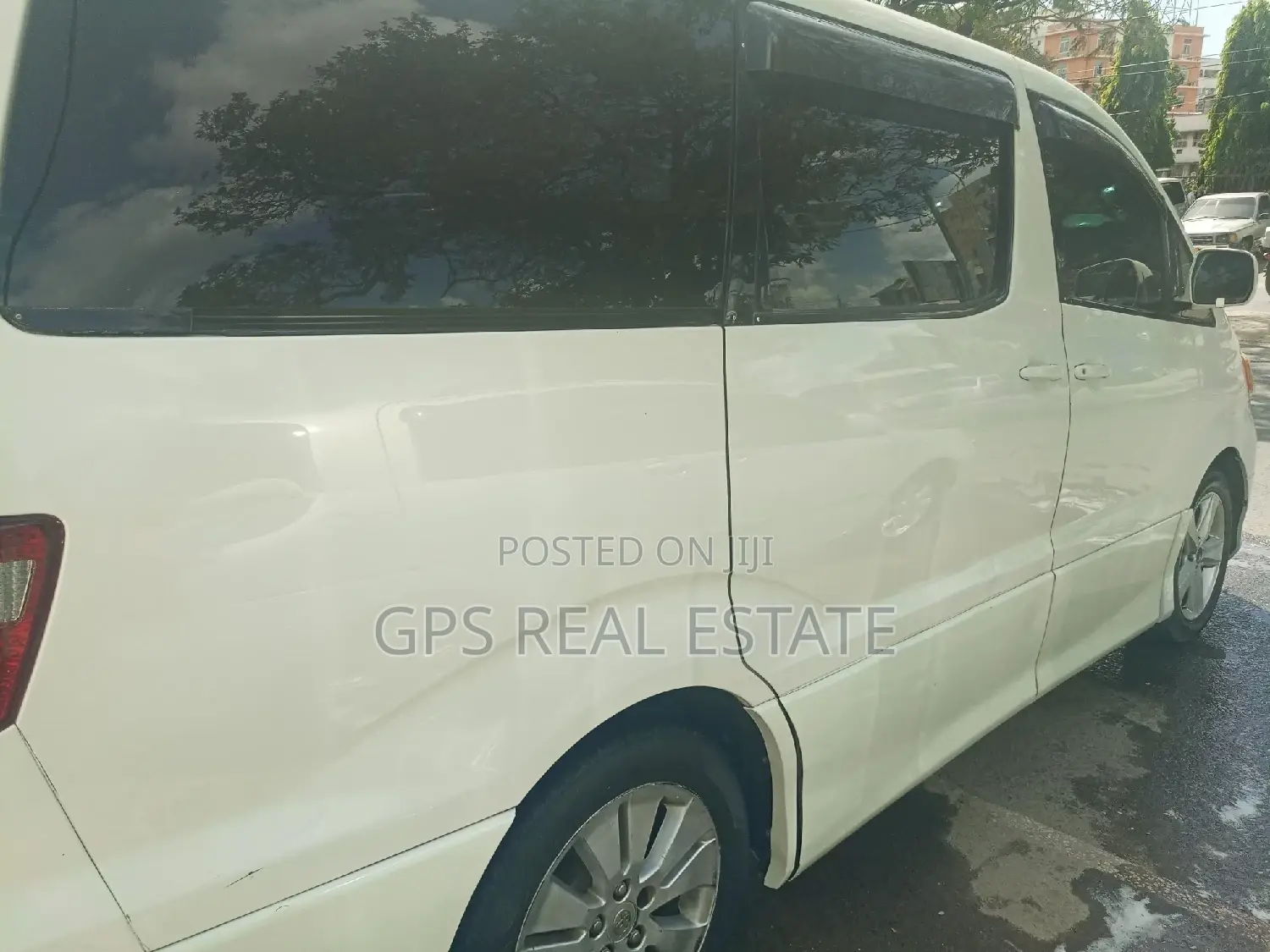 Toyota Alphard 2006 White