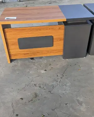 Simple Executive Table