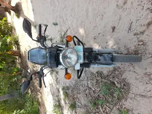 TVS HLX 125 2022 Black