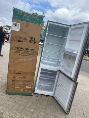 Hisense Kubwa Sana Yenye Dispensa