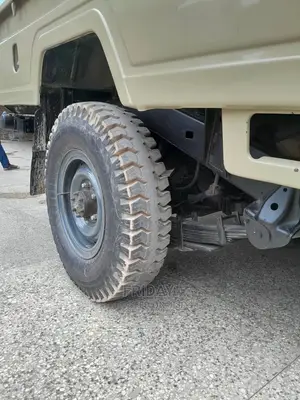Toyota Land Cruiser 2005 Beige