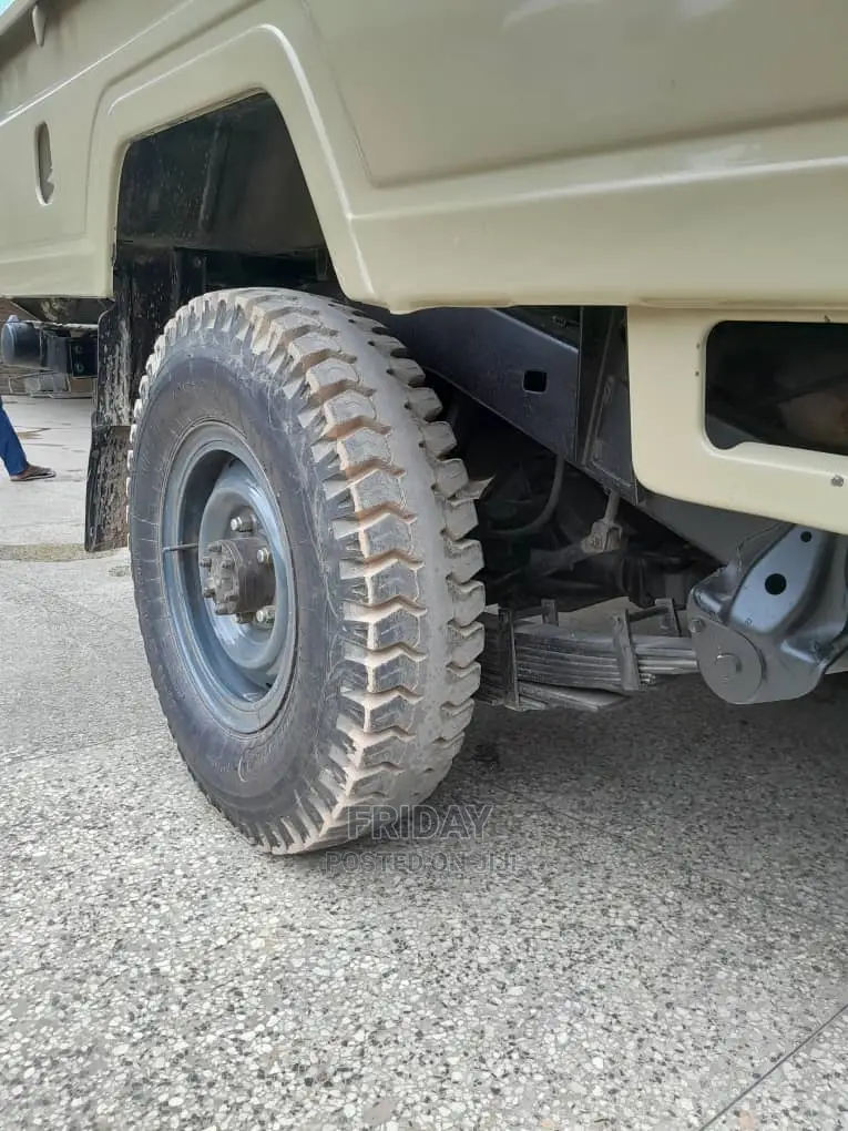 Toyota Land Cruiser 2005 Beige