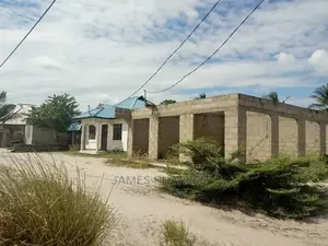 9bdrm Mansion in Chanika,Zingiziwa, Ilala for sale