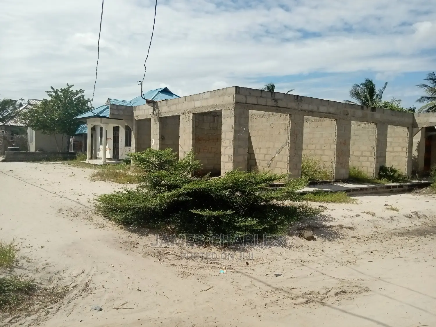 9bdrm Mansion in Chanika,Zingiziwa, Ilala for sale
