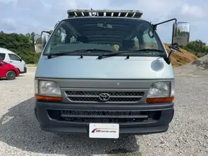 Toyota HiAce 2003 Green