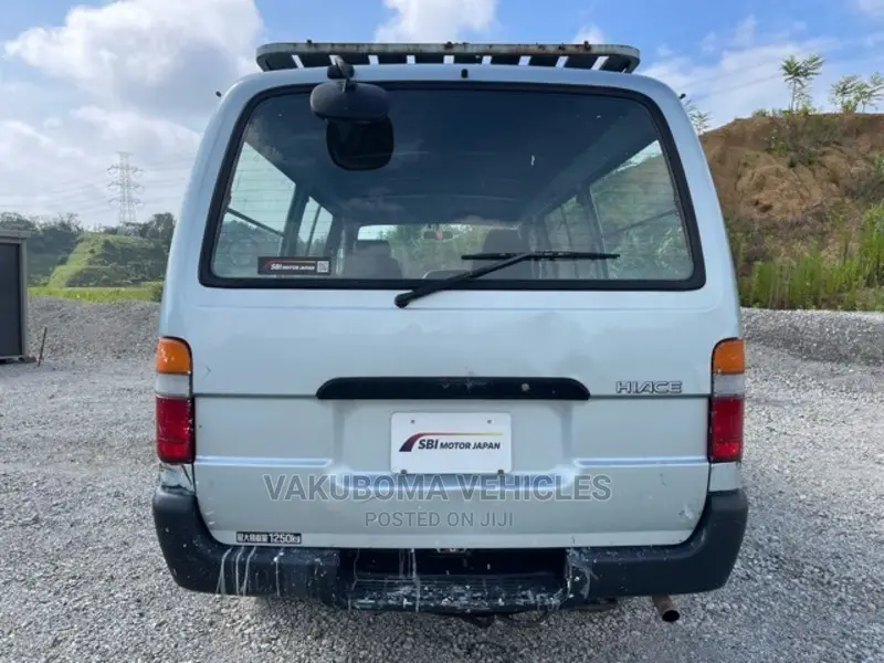 Toyota HiAce 2003 Green