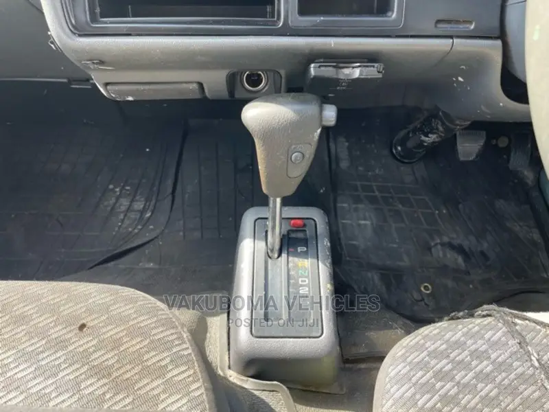 Toyota HiAce 2003 Green