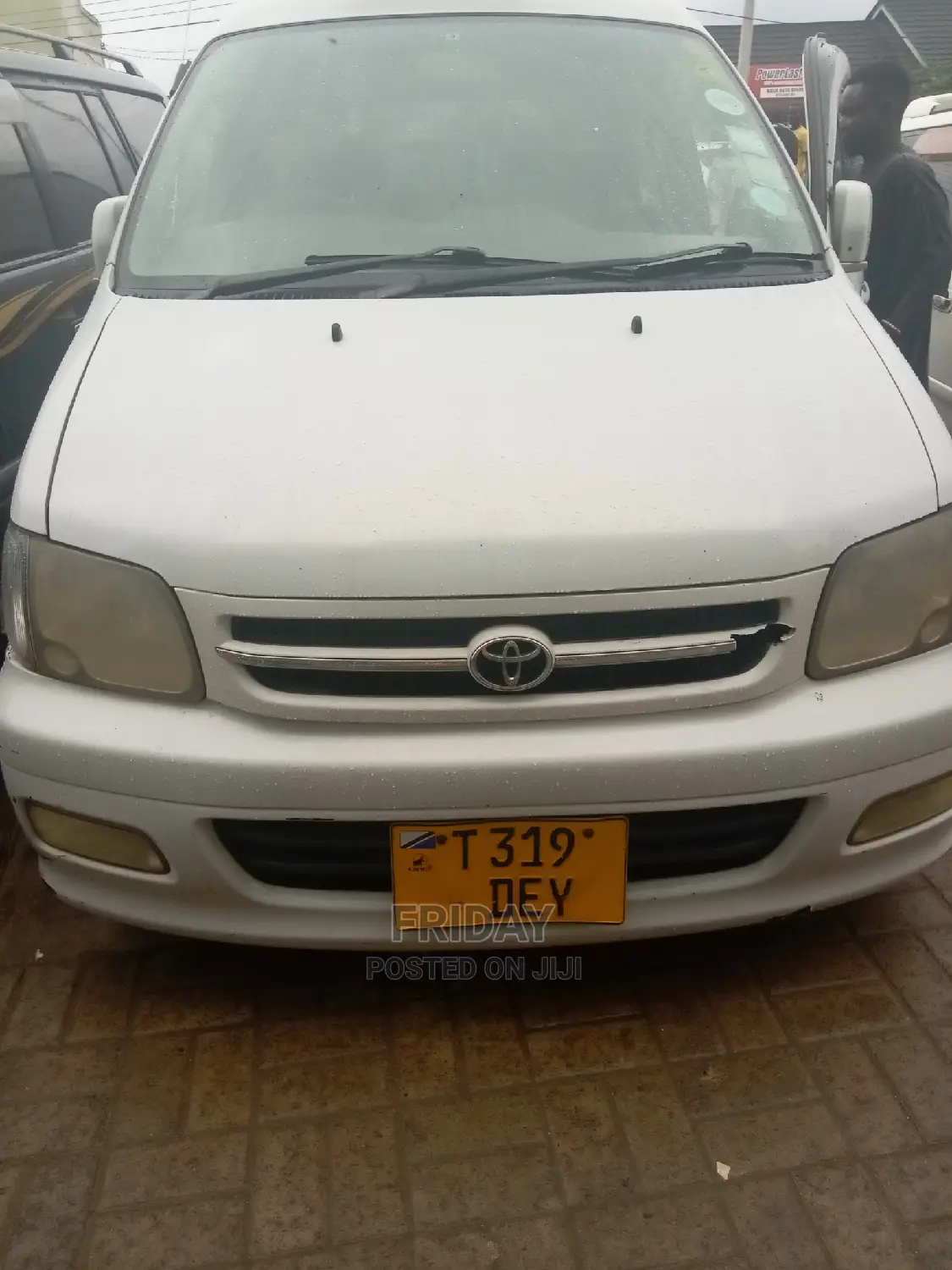 Toyota Noah 2.0 FWD (8 Seater) 2003 White