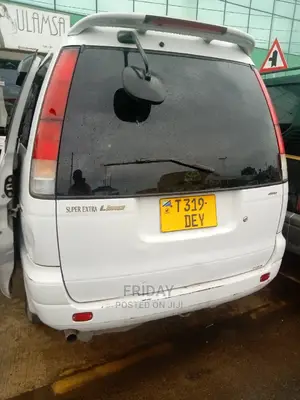 Toyota Noah 2.0 FWD (8 Seater) 2003 White