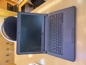Laptop Dell Latitude E3350 4GB Intel Celeron HDD 500GB