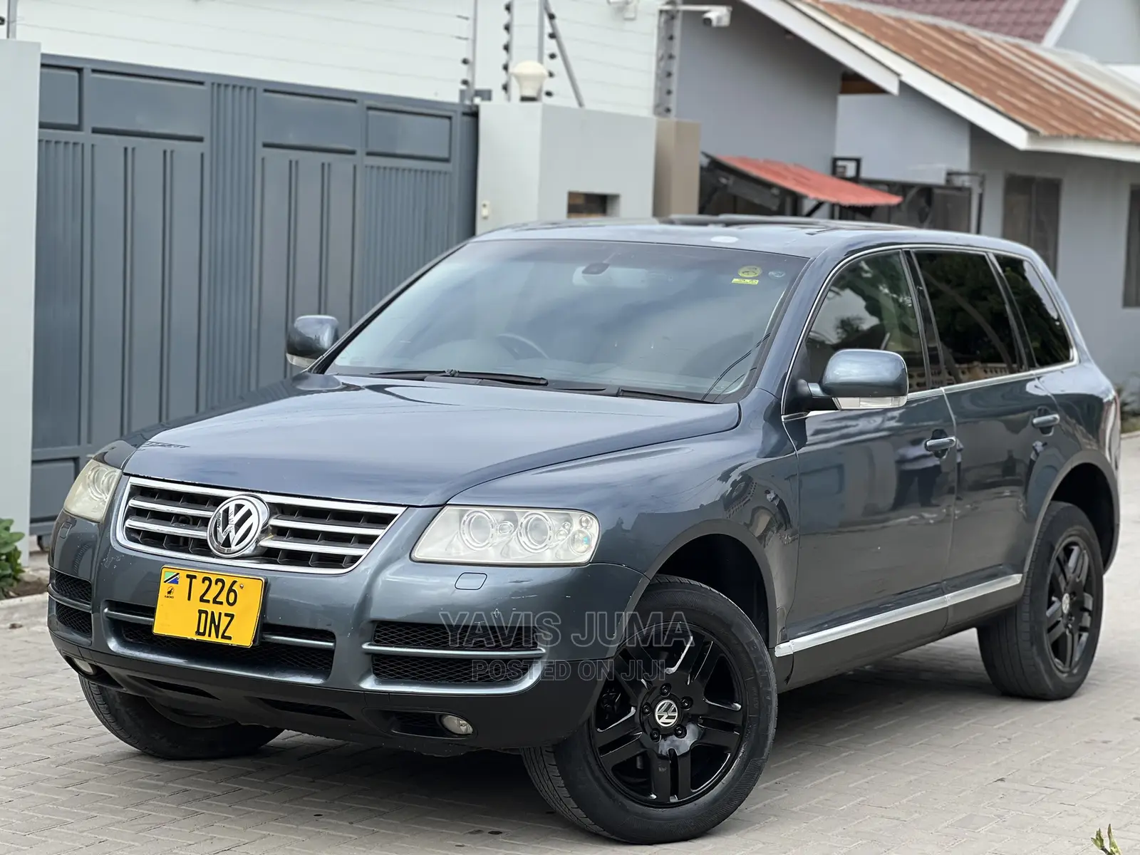 Volkswagen Touareg 2005 Gray