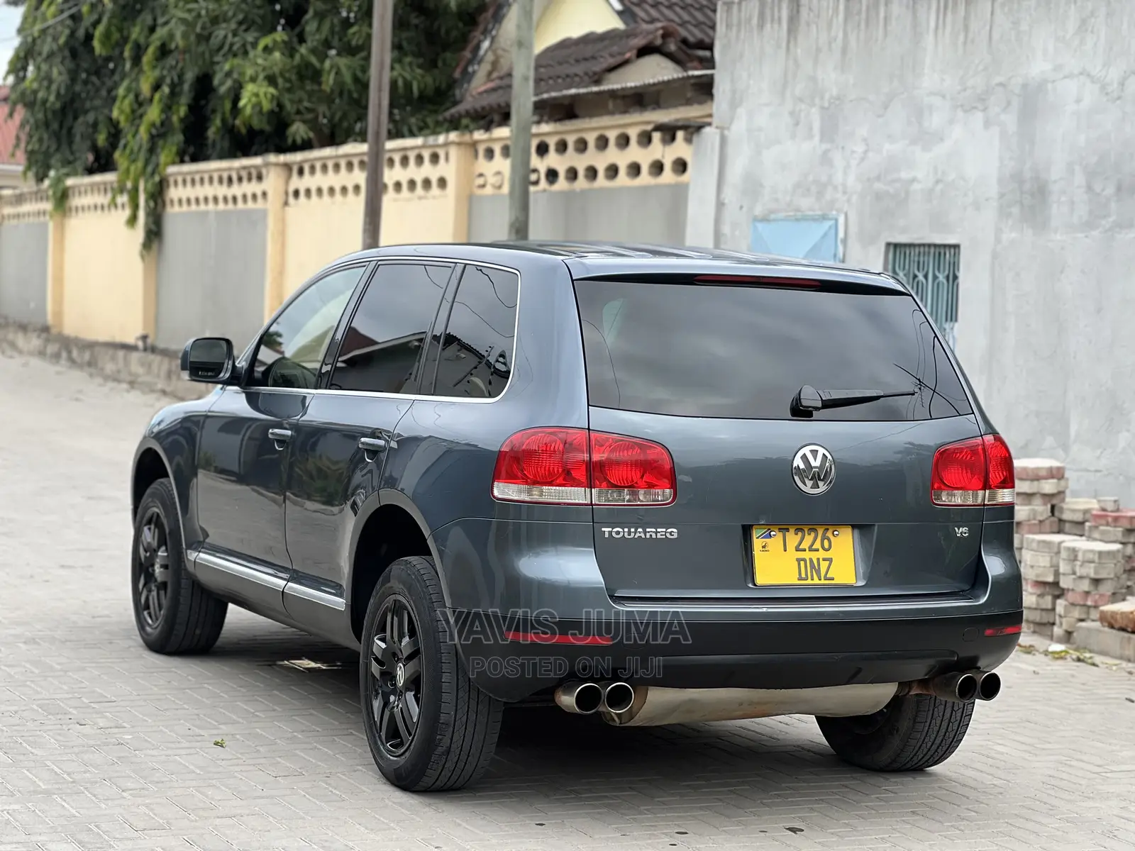 Volkswagen Touareg 2005 Gray