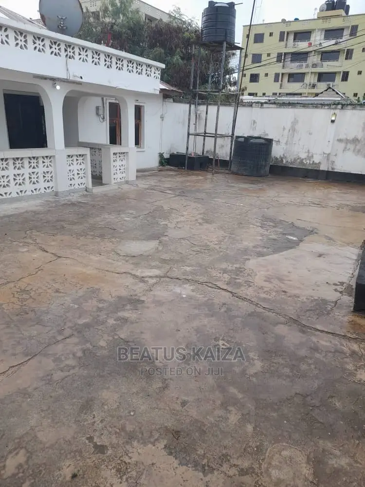 3bdrm Bungalow in Kinondoni Studio for rent