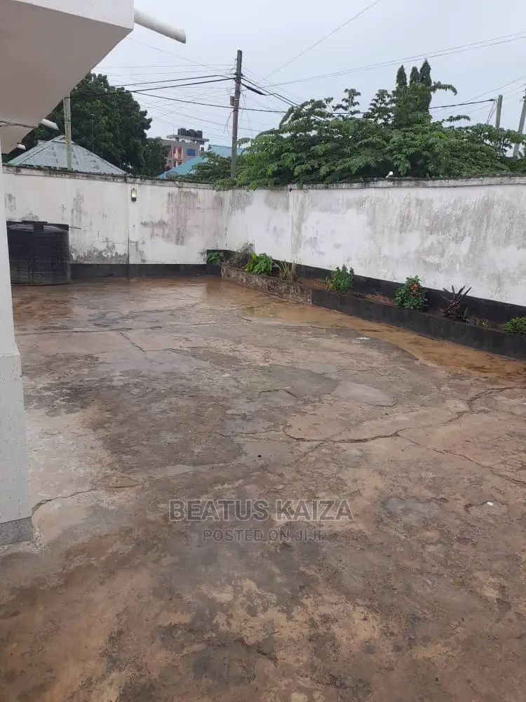 3bdrm Bungalow in Kinondoni Studio for rent