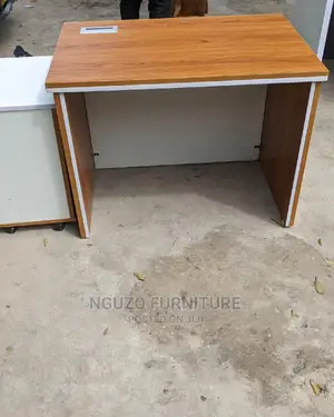 Simple Executive Table