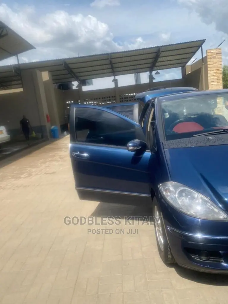 Mercedes-Benz C-Class 2006 Blue