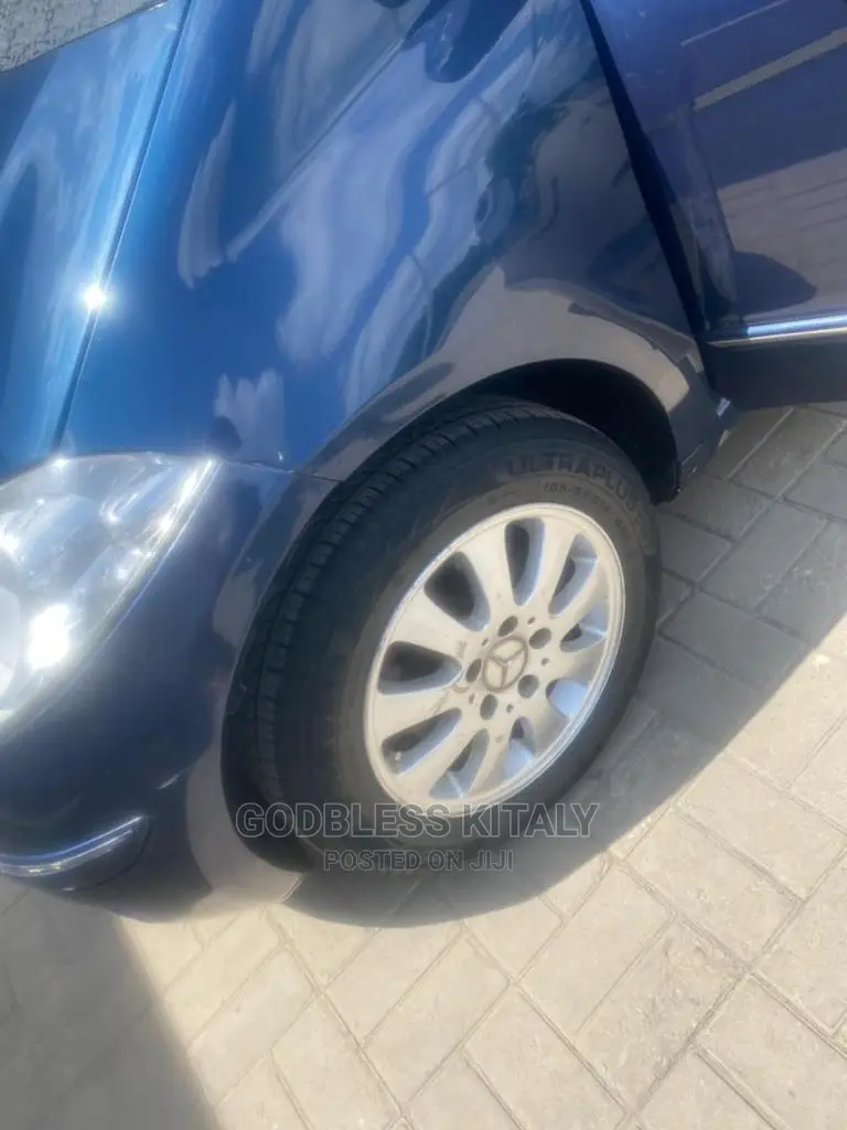 Mercedes-Benz C-Class 2006 Blue