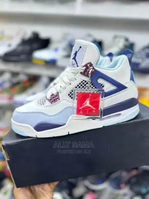 Nike Jordan 4 Sneakers