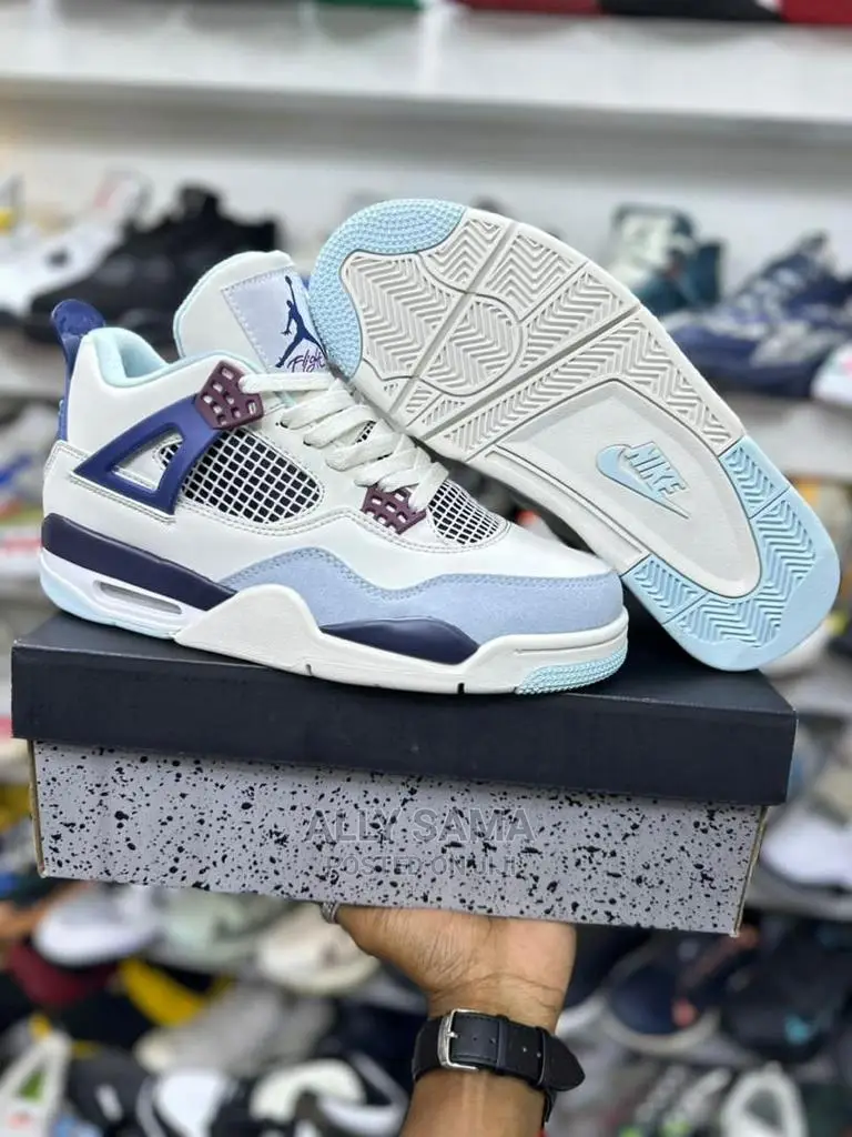 Nike Jordan 4 Sneakers