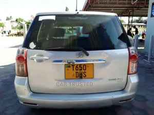 Toyota Raum 1.5 FWD 2005 Silver