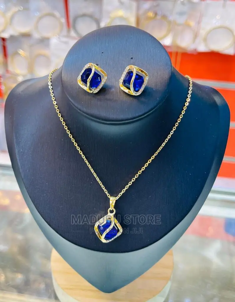 A Set of Necklace Anda Earrings