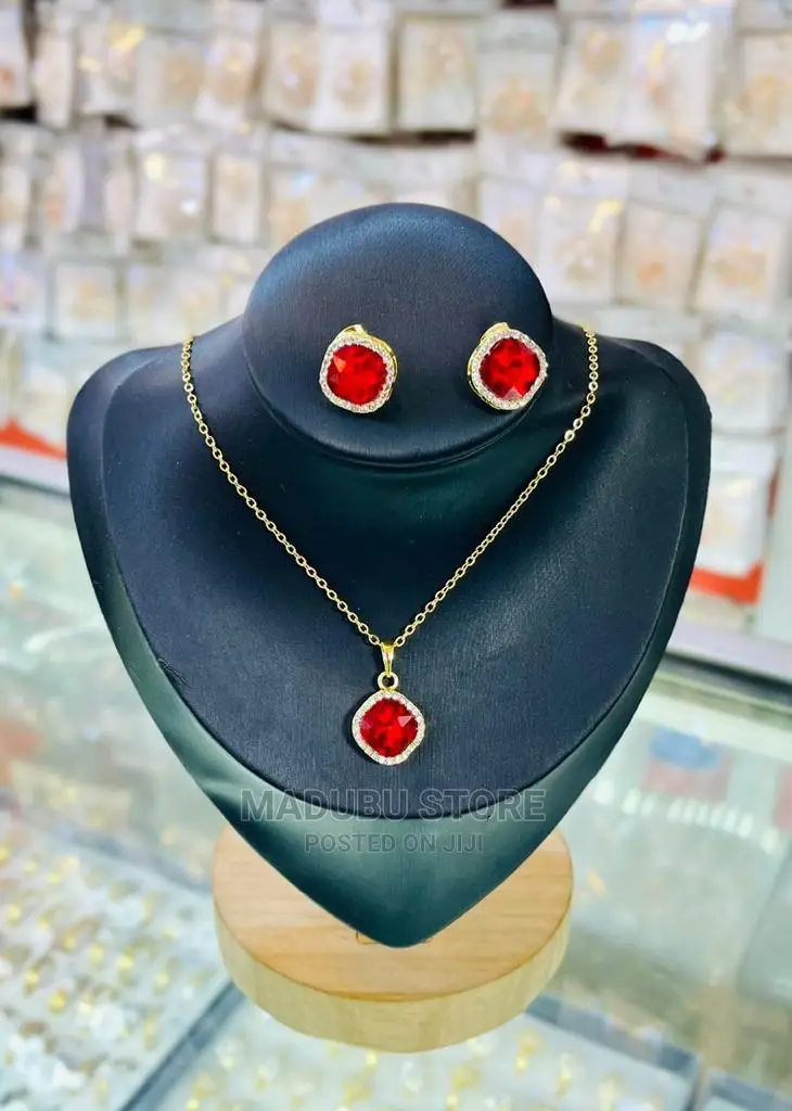 A Set of Necklace Anda Earrings
