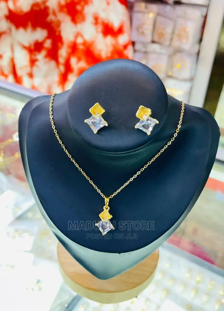 A Set of Necklace Anda Earrings