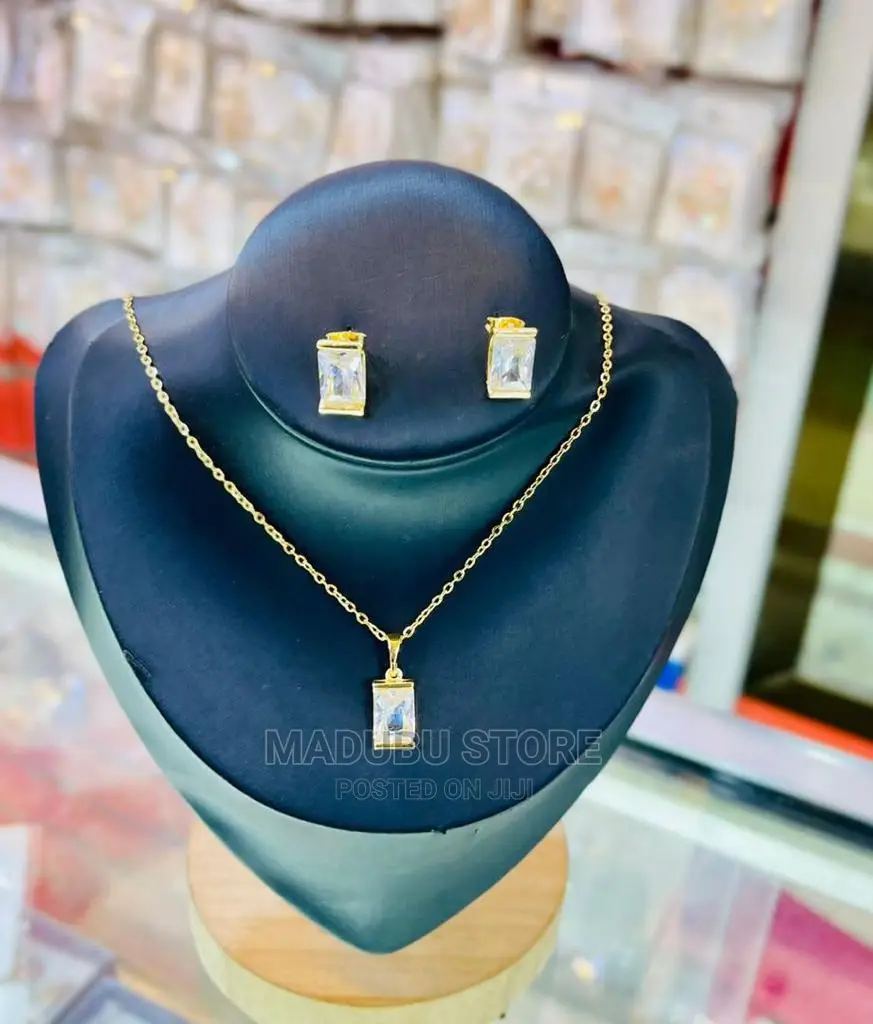 A Set of Necklace Anda Earrings