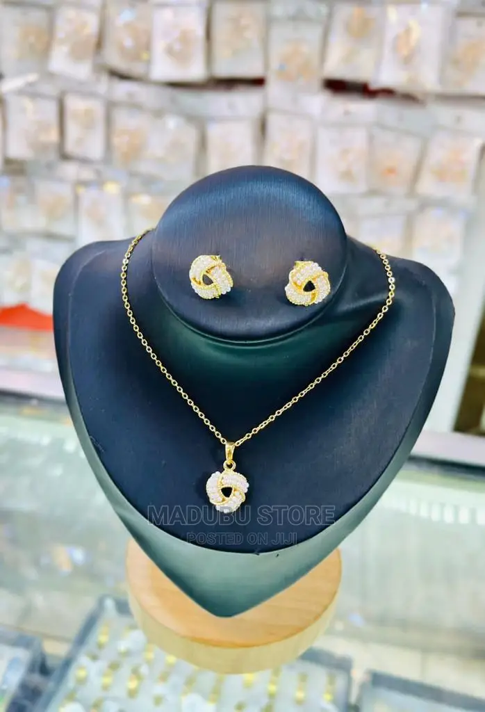 A Set of Necklace Anda Earrings
