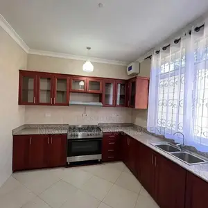 5bdrm House in Mbweni for rent