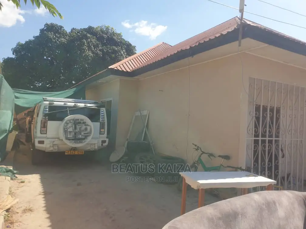 3bdrm House in Kinondoni Studio for rent