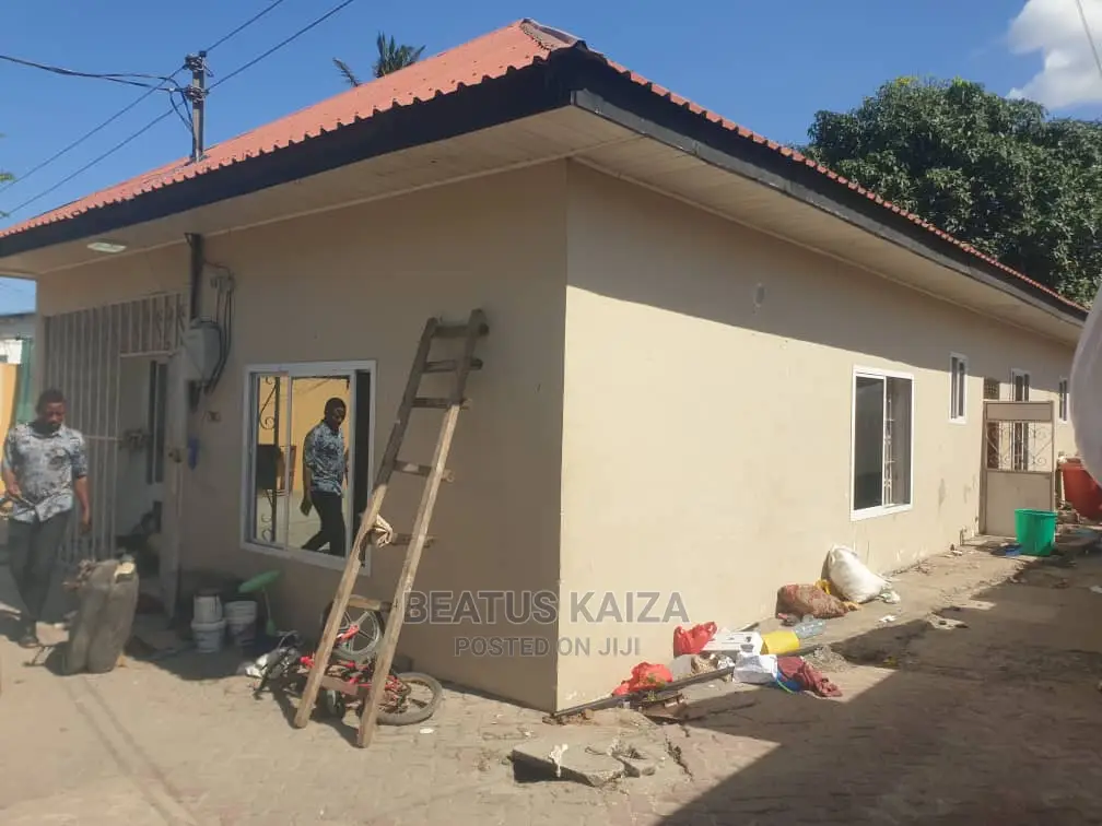 3bdrm House in Kinondoni Studio for rent