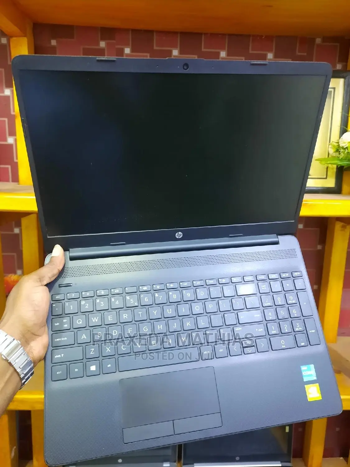 Laptop HP 15-Da2933nia 8GB Intel Core I5 HDD 1T