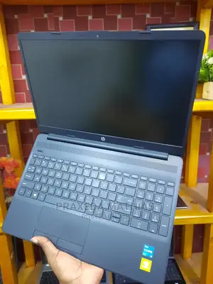 Laptop HP 15-Da2933nia 8GB Intel Core I5 HDD 1T