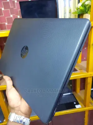 Laptop HP 15-Da2933nia 8GB Intel Core I5 HDD 1T