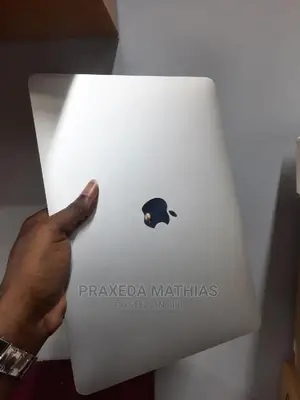 Laptop Apple MacBook Pro 2017 16GB Intel Core I7 SSD 256GB